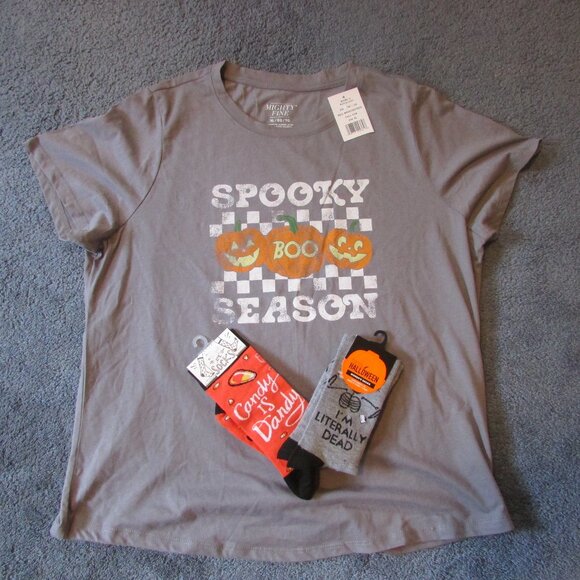 NWT Halloween XL Gray Pumpkins T-Shirt & 2 Pair Themed Socks - Picture 1 of 1